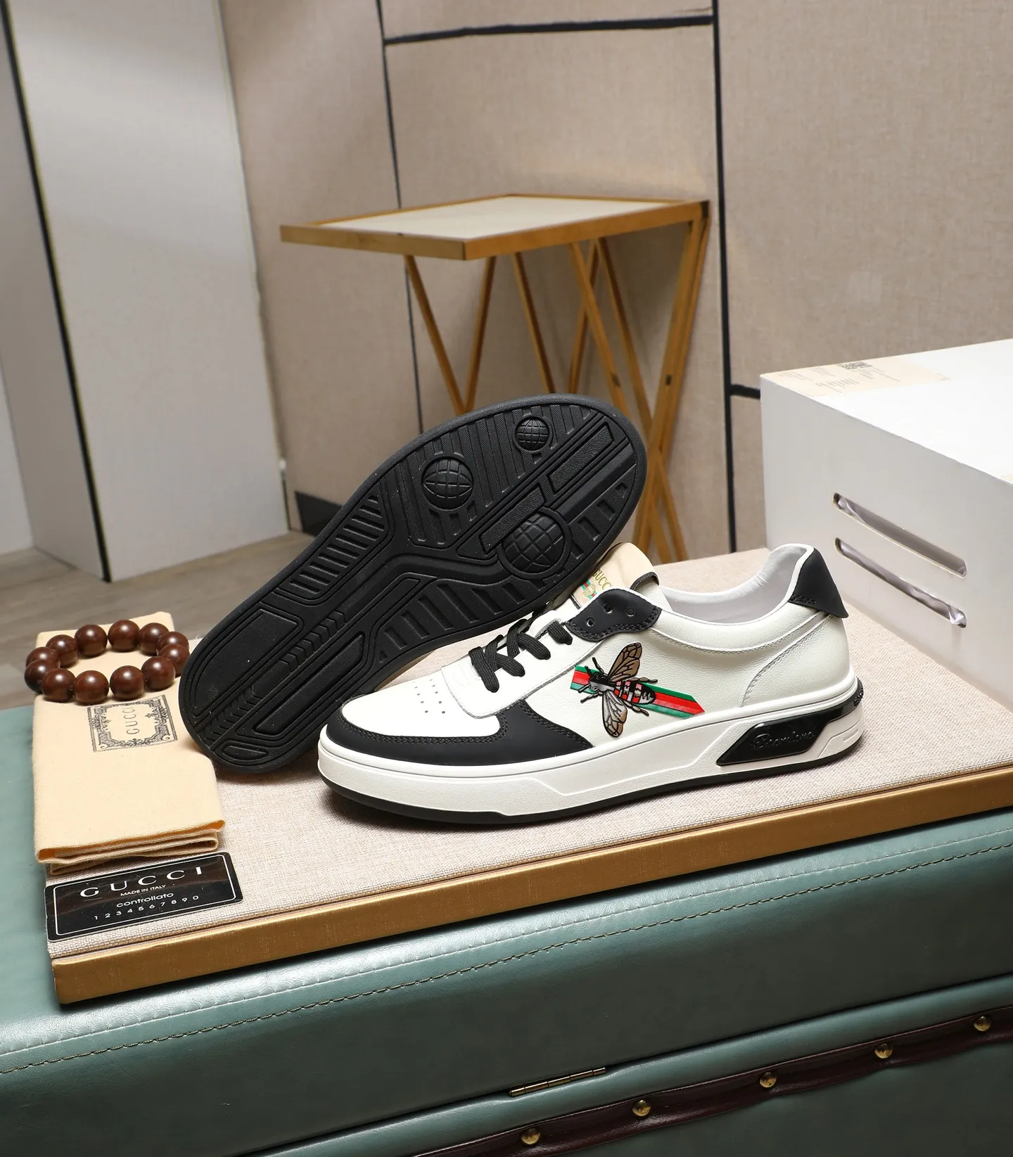Men's shoes 💰440 GUCCI's latest spring model is on sale at the same time at the counter. Original calfskin imported from Italy, genuine leather lining, (high-end, extravagance, and class) exquisite workmanship. Sole: original sole provided by the original factory, ⚠exclusive double-layer movable molded sole super comfortable⚠, real shot 🎬The real thing is better🔍🔍"High quality·Follow the item" Code number 38-44